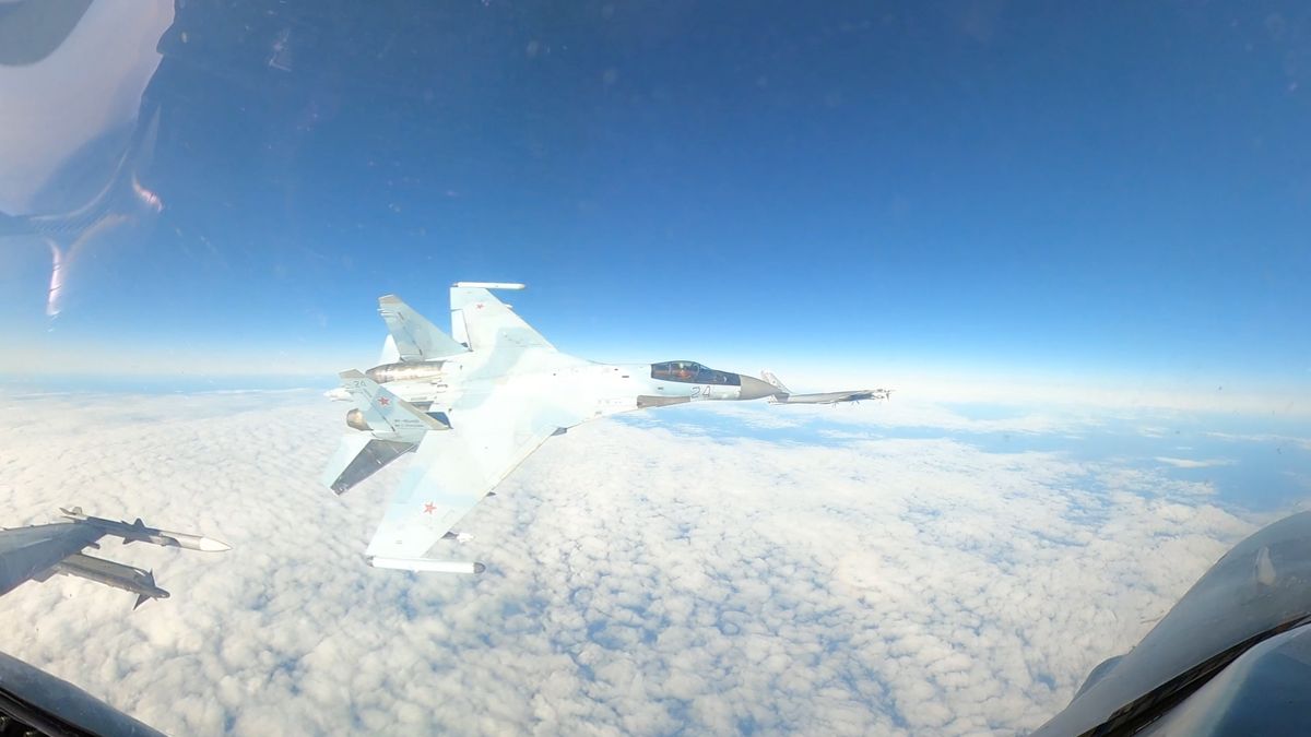 Американські F-16 перехопили російські Іл-38 неподалік від Аляски