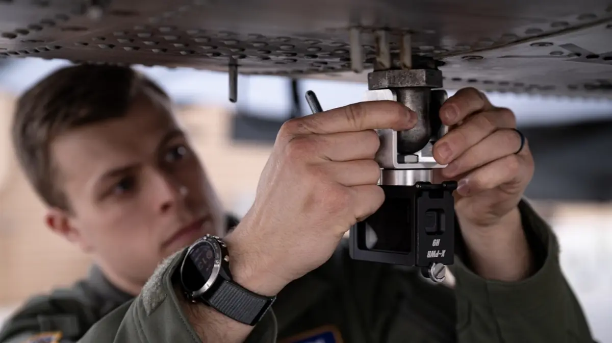 ВПС США опублікували відео серії тестів різних боєприпасів на A-10C Thunderbolt II ВПС США опублікували відео серії тестів різних боєприпасів на A-10C Thunderbolt II