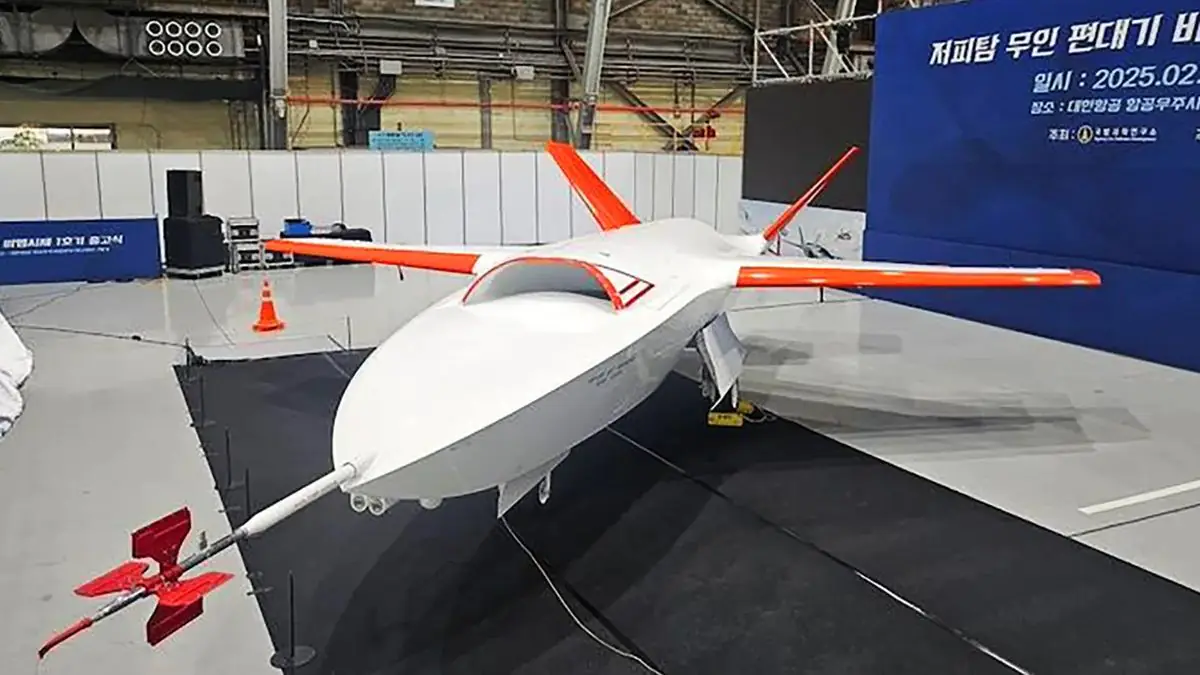 У Південній Кореї представили бойовий дрон типу Loyal Wingman