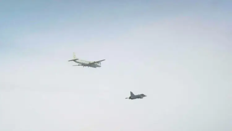 Gripen and Il-20M
