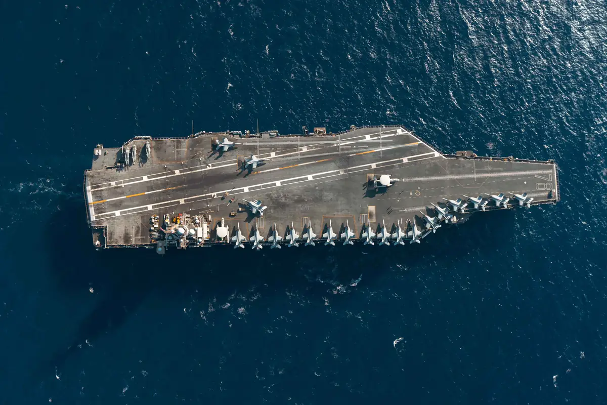Авіаносець USS Gerald R. Ford і союзна авіація тренуються над Чорним морем у межах Neptune Strike 25-2